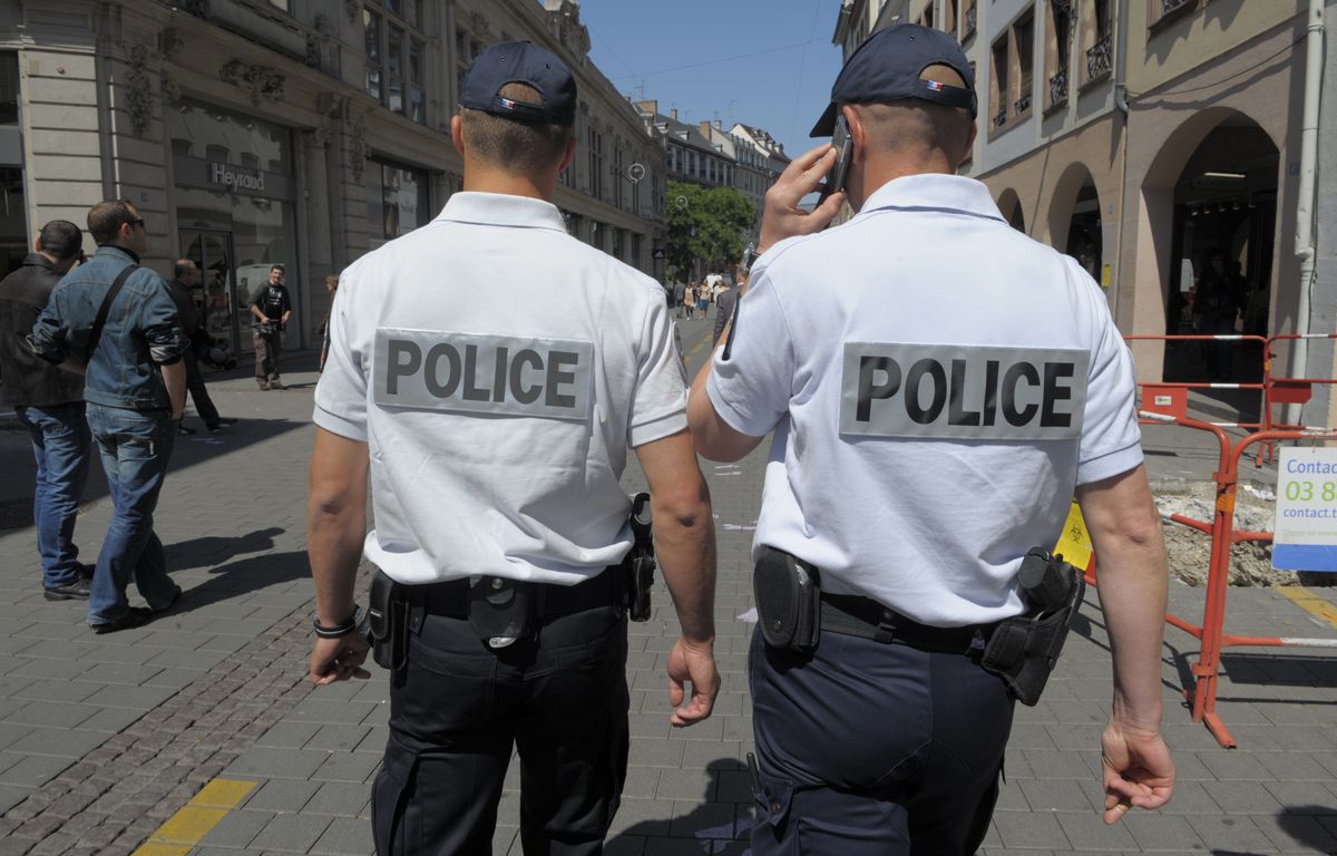 Strasbourg Un homme armé dun couteau menace des passants en plein